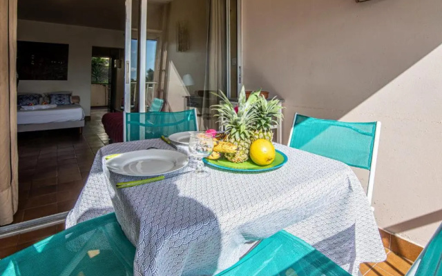 Studio, Piscine Et Vue Mer A La Marina