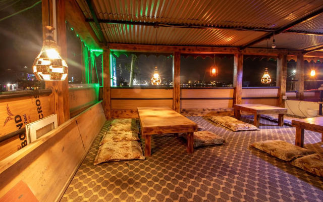 Oyo 225 Hotel Fewa Corner