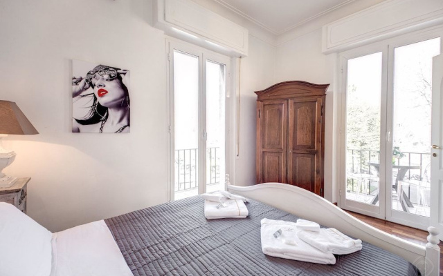 HI River View apartment