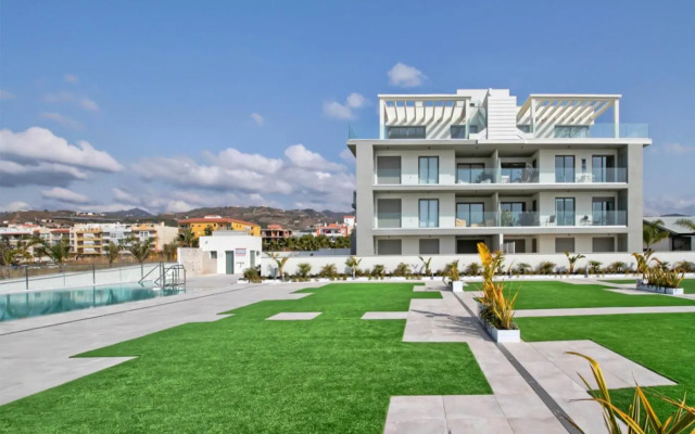 Panorama Beach - Sky View