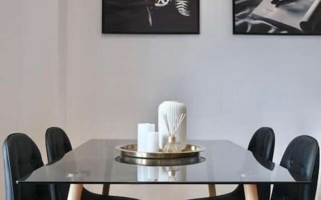 SynPiraeus Apartments & Studios