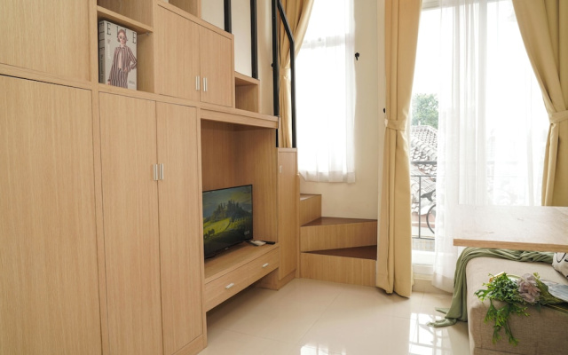 Homey Studio Loft Apartment At Apple 1 Condovilla