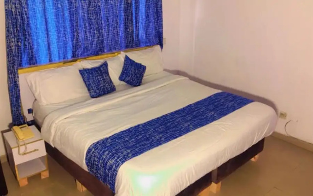 Autograph Apartment