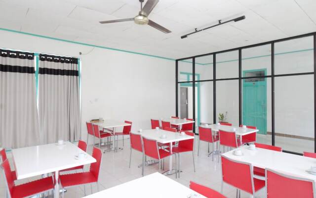 Airy S Parman 28 Palu