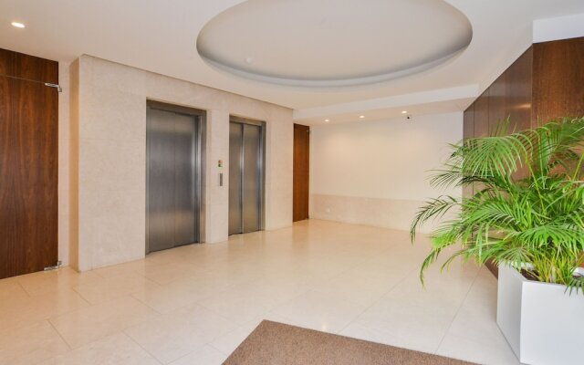 Sunny & Bright Amoreiras Apartment