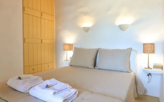 Sea-aura House in Tinos