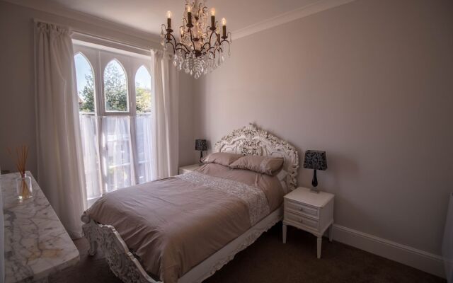Elegant Georgian 1 Bed Apartment in Herne Bay