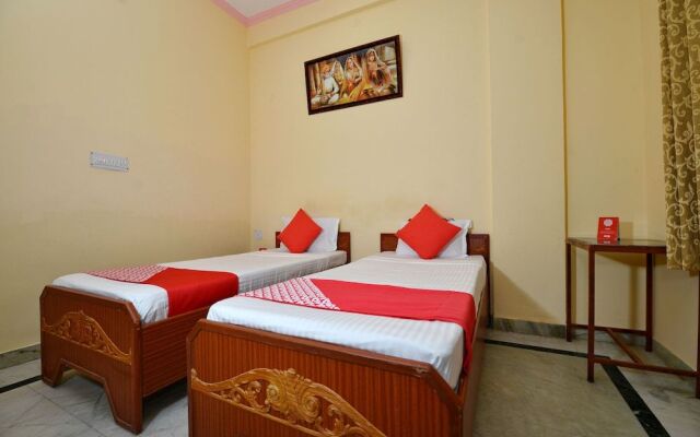 OYO 18830 Hotel Rampur Haveli