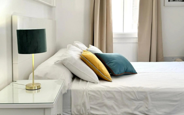 Luxurious Penthouse Studio with Private Terrace - Grand Central House