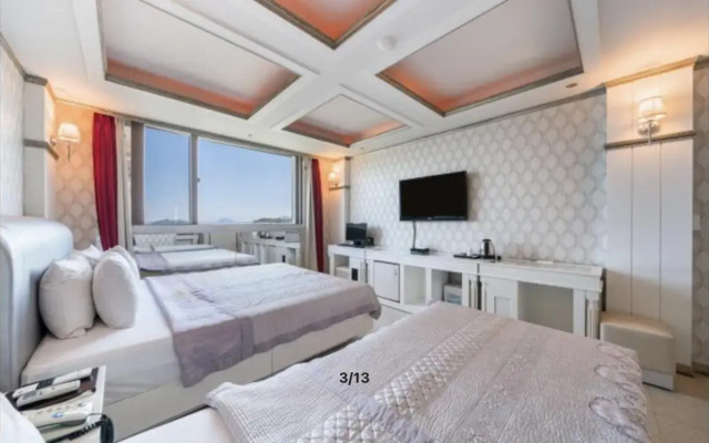 Yeosu Beach Hotel
