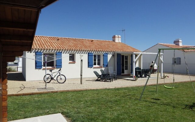 House With 3 Bedrooms in Beauvoir-sur-mer, With Enclosed Garden - 8 km