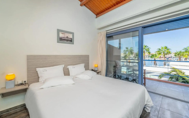 Ianos Hotel