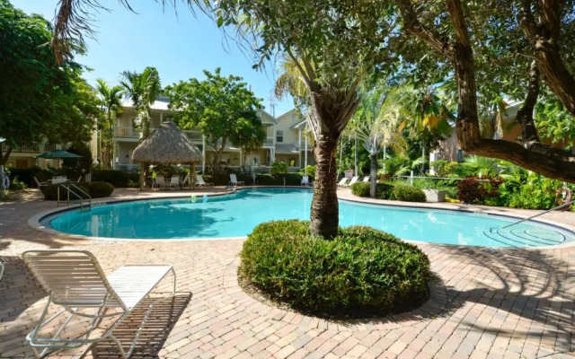 Coral Garden by Avantstay Great Location w/ Balcony & Shared Pool