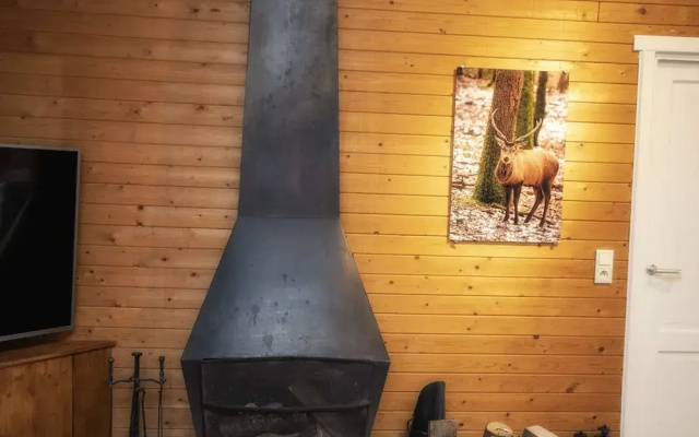 Cosy Chalet in Odeigne with Hot Tub