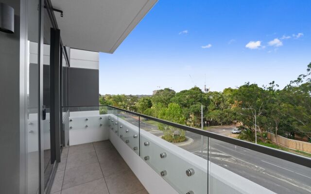 New Luxury Apartment Walking to Shops & Cinema