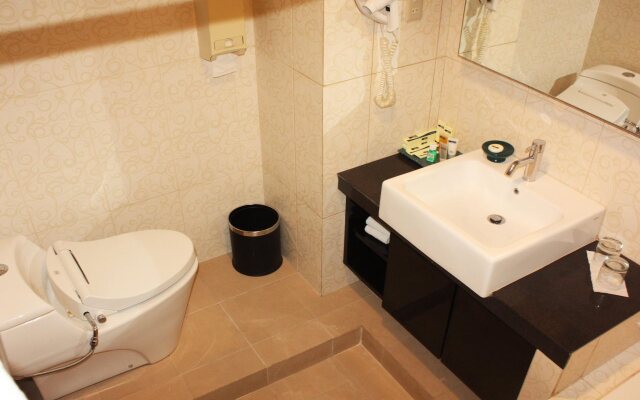 Travellers Suites Serviced Apartments