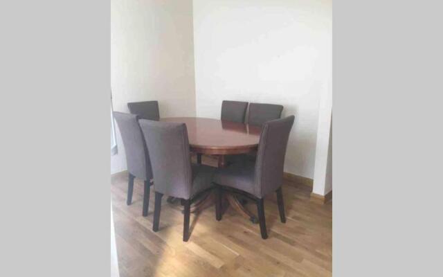 S6 Ensuite Loft Studio Space (Sandycroft Guest House)