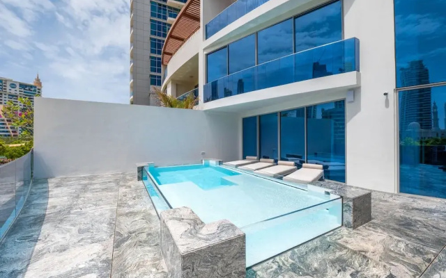 Luxe Dubai Marina 3Flr 4BR w Pool Sauna
