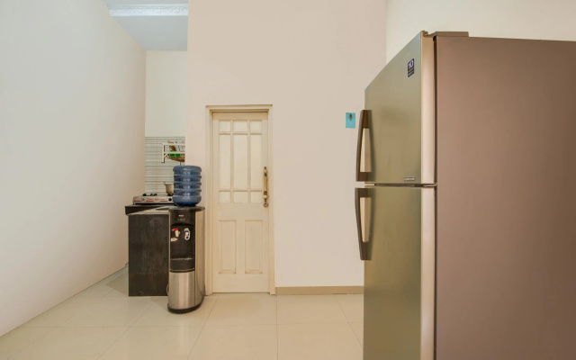 OYO Life 3053 Kost Putra Mm