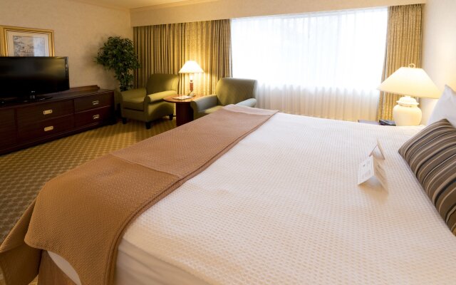 Royal Scot Hotel & Suites