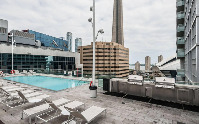 Life Suites Loft - CN Tower