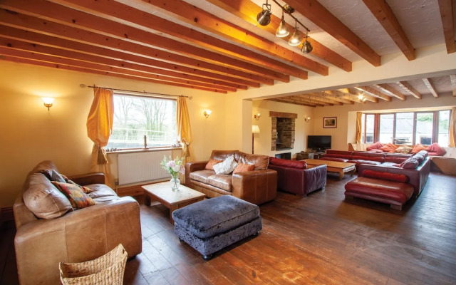 The Lake House Retreat - 7 Bedroom