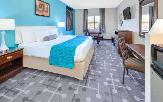 Howard Johnson by Wyndham Lubbock TX