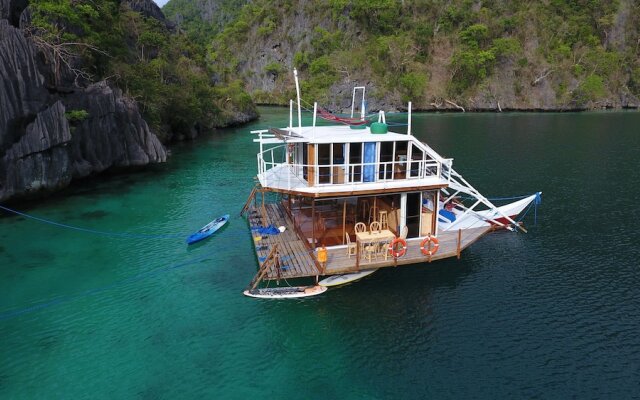 Paolyn Floating House Restaurant
