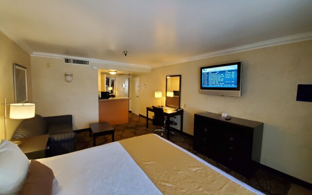 Hotel d’Lins Ontario Airport