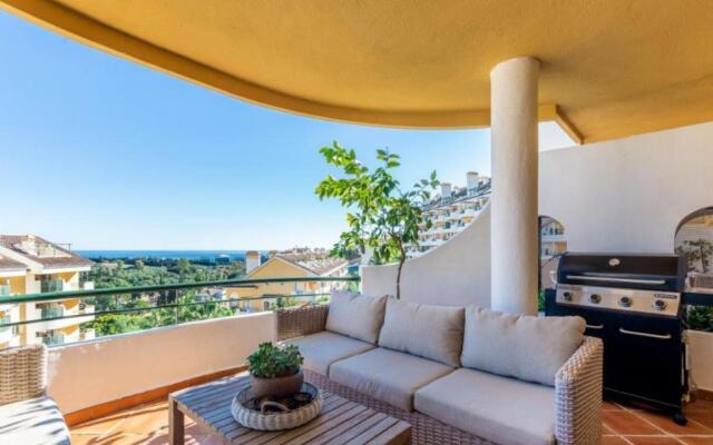 4 bedroom luxury duplex with sea views by Puerto Banus