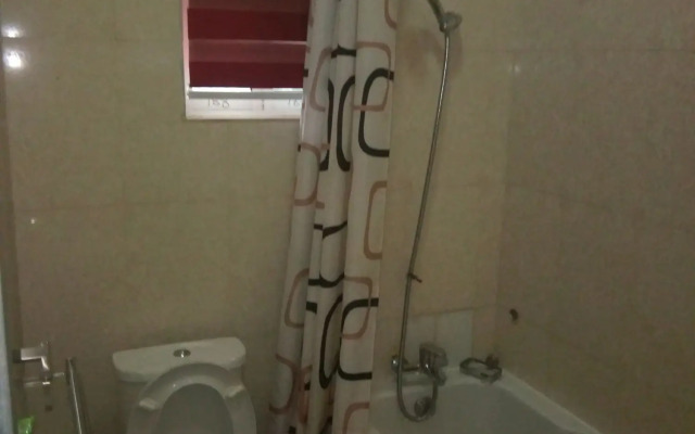 Ozom Hotel