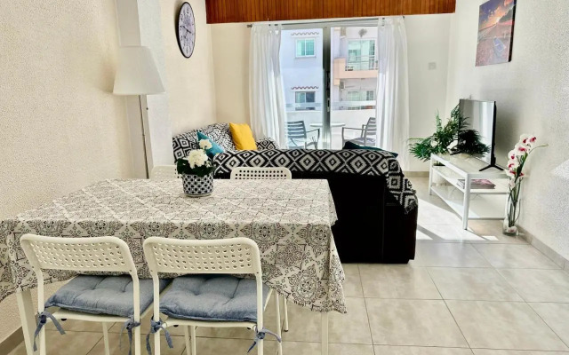 Tsimintia Apt 25