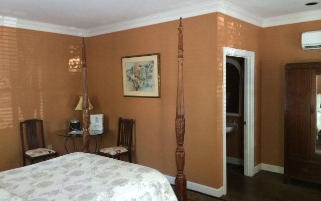 Barksdale House Inn