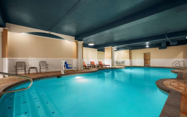 Country Inn & Suites by Radisson, Virginia Beach (Oceanfront), VA