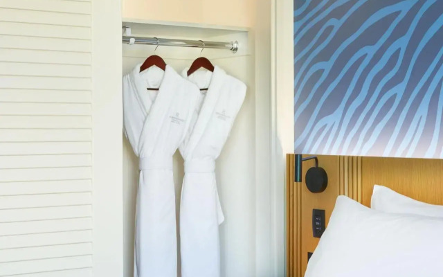 Renaissance Honolulu Hotel & Spa