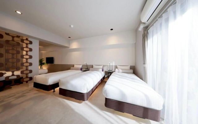 Dotombori Crystal Hotel 3