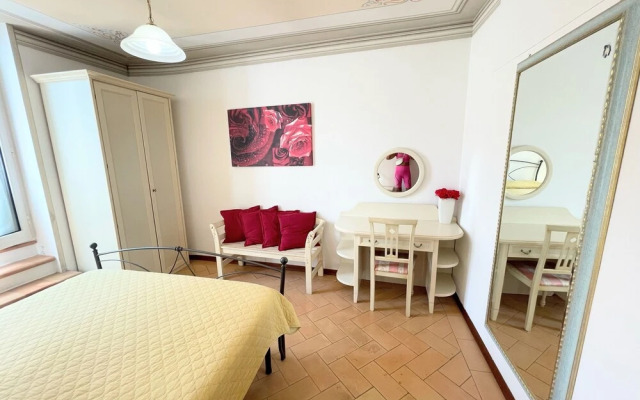Central Spoleto Apartment With Large Sunny Terrace With Views