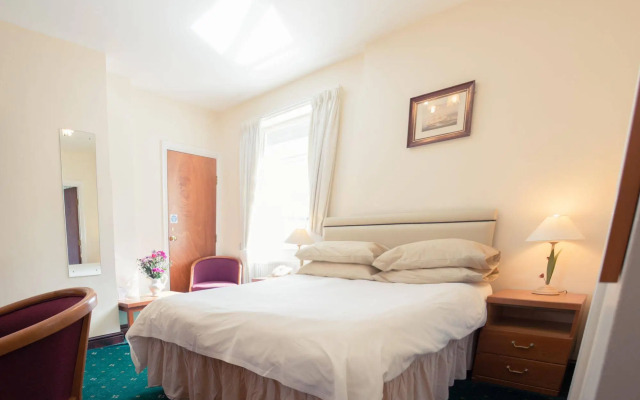 Huddersfield Central Lodge Hotel