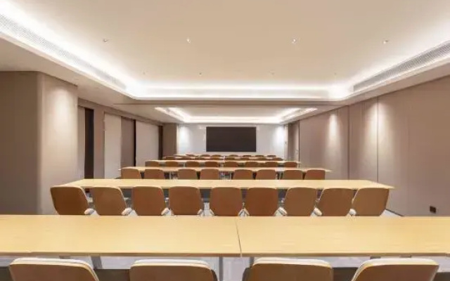 JI Hotel (Zhangzhou South Railway Station Health Avenue)