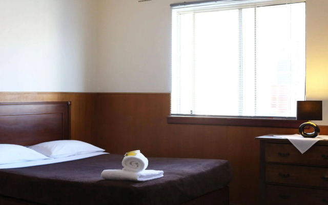 Holiday Lodge Hotel
