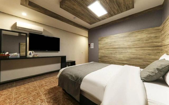 Major Hotel