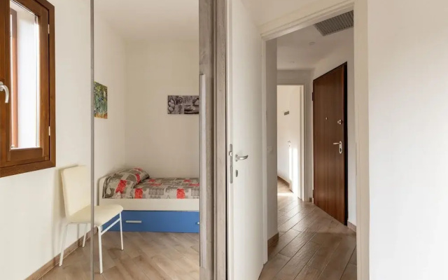 Air-conditioned Apartment With Private Parking