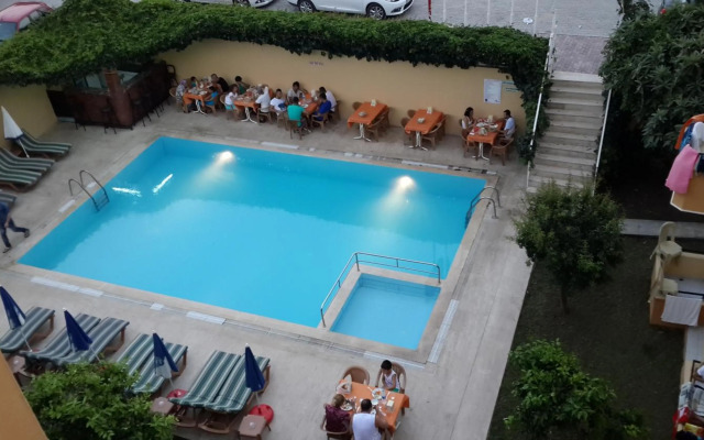 Caner Hotel