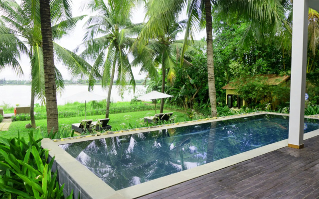 Vinh Hung Riverside Resort & Spa