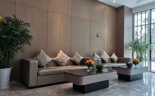 Light Luxury Rubik's Cube Movie Hotel