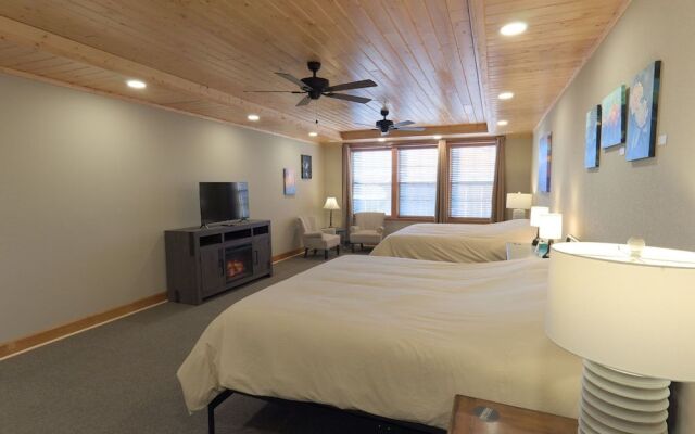 The NuWray Hotel & Carriage House