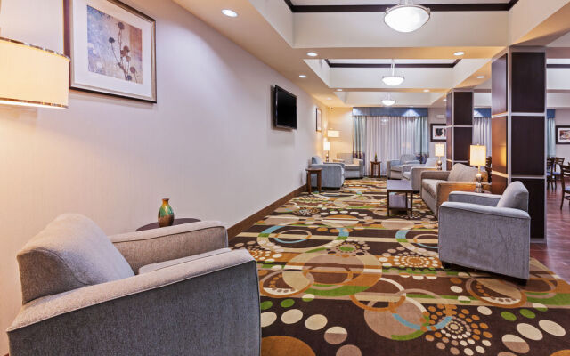 Holiday Inn Express & Suites Cleveland