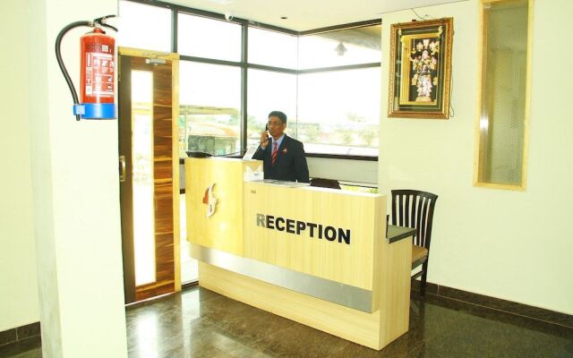 Sri Sampoorna Hotel