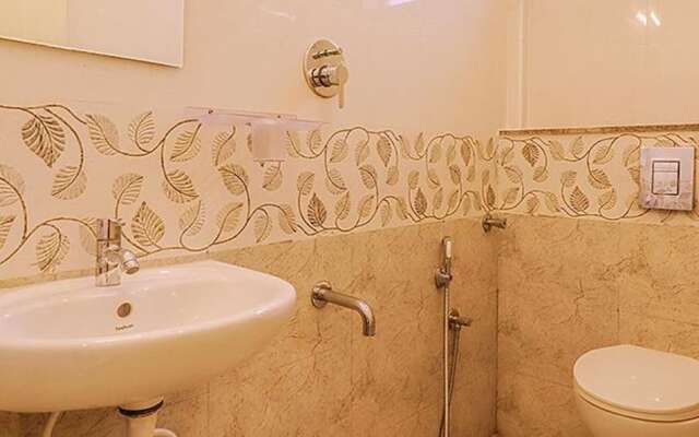 Fabhotel Marella Suites