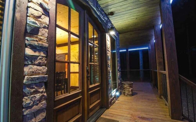 Geronimo Lodge - 6 Br Cabin